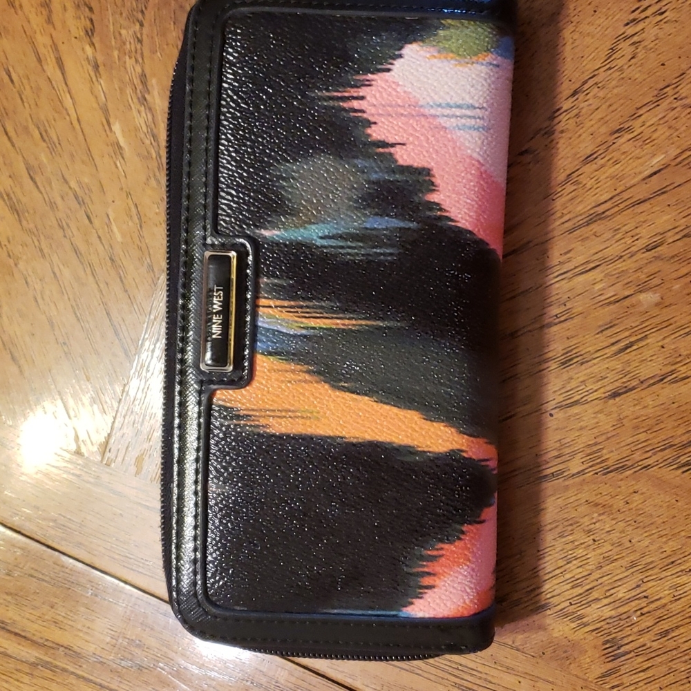 Nine west wallet